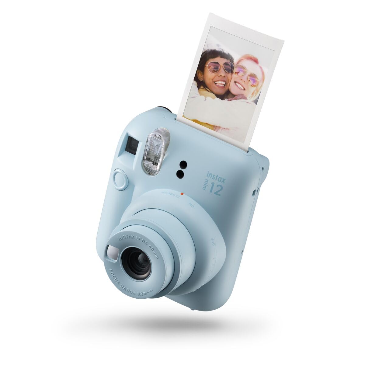 INSTAX Mini 12 tūlītējās fotogrāfijas kamera - Pasteļzila, kompakta, viegla, ar automātisku ekspozīciju un stilīgu dizainu.