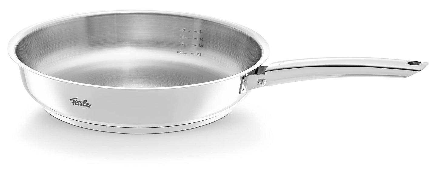 Fissler Steelux Pro - Ø 28 cm stainless steel frying pan, uncoated, ideal for high-heat cooking, made in Germany, induction compatible.