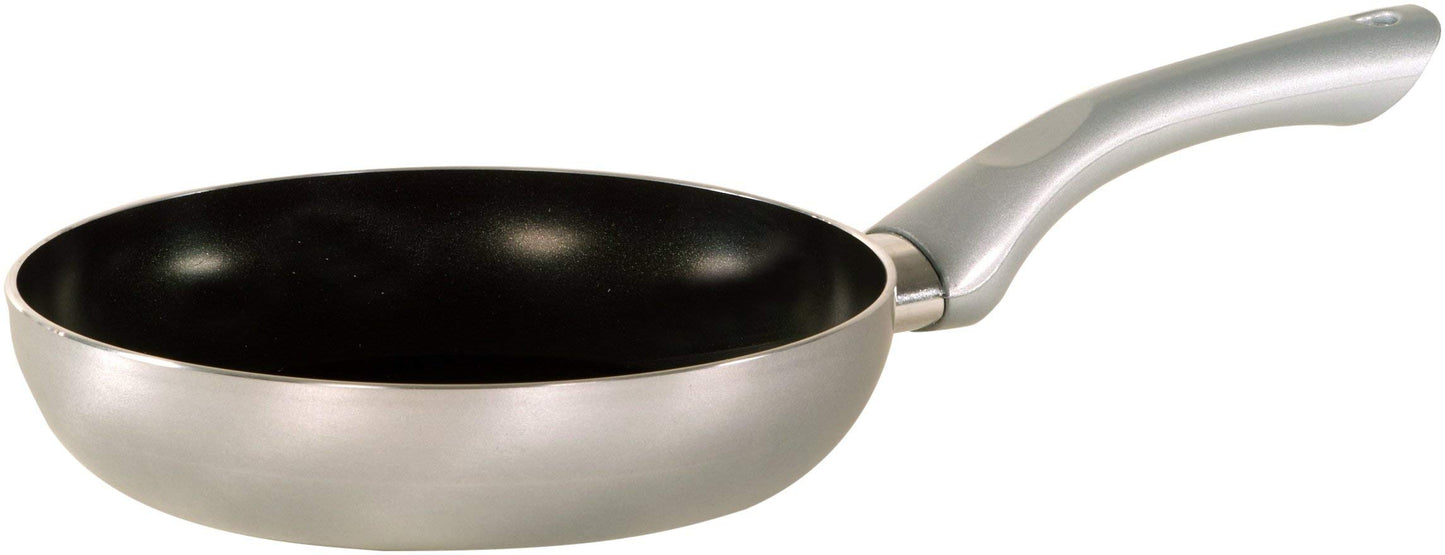 Karl Krüger 1032 L alumīnija panna Londona - 32 cm, sudrabs, viegla, izturīga, ideāla cepšanai un sautēšanai.