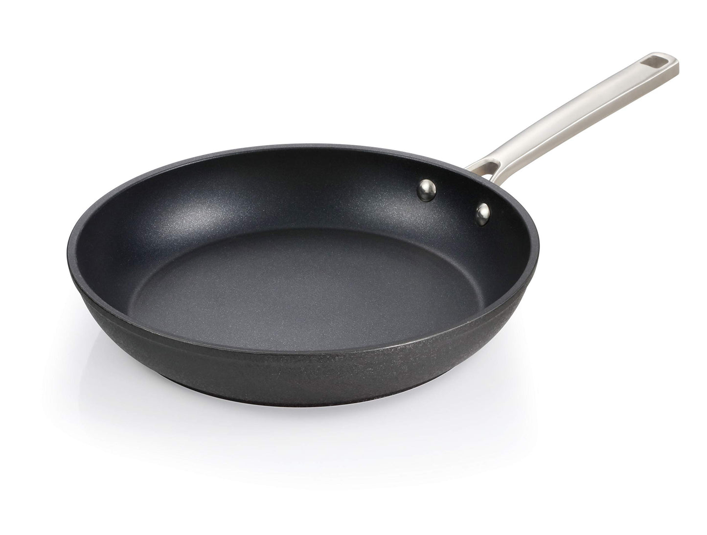 Titāna panna ø 26 cm - Durable non-stick frying pan with ergonomic handle and even heat distribution.