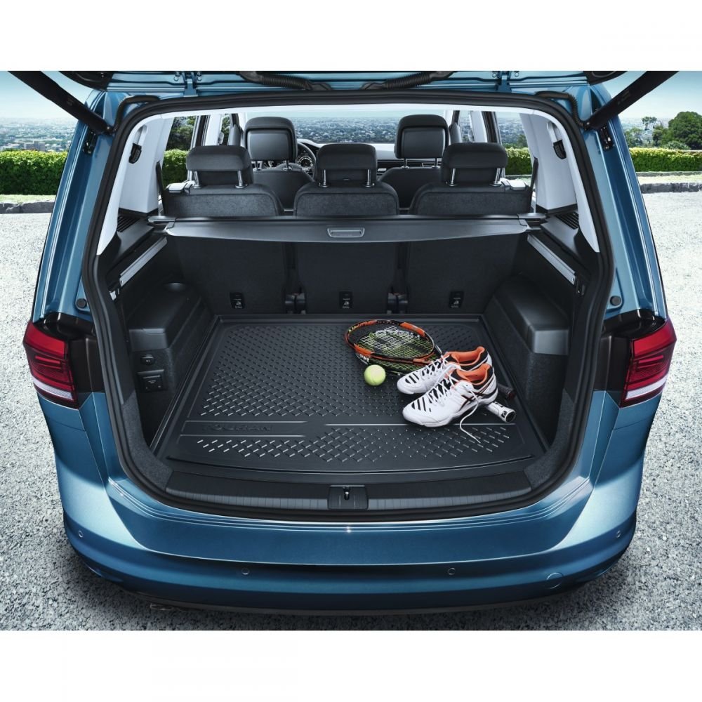 PETEX gumijas paklāji, kas piemēroti Golf V no 09/2003-2008 / Jetta no 07/2005-12/2010 / Golf VI no 2008-10/2012 / Scirocco no 09/2008, melni 4 daļās