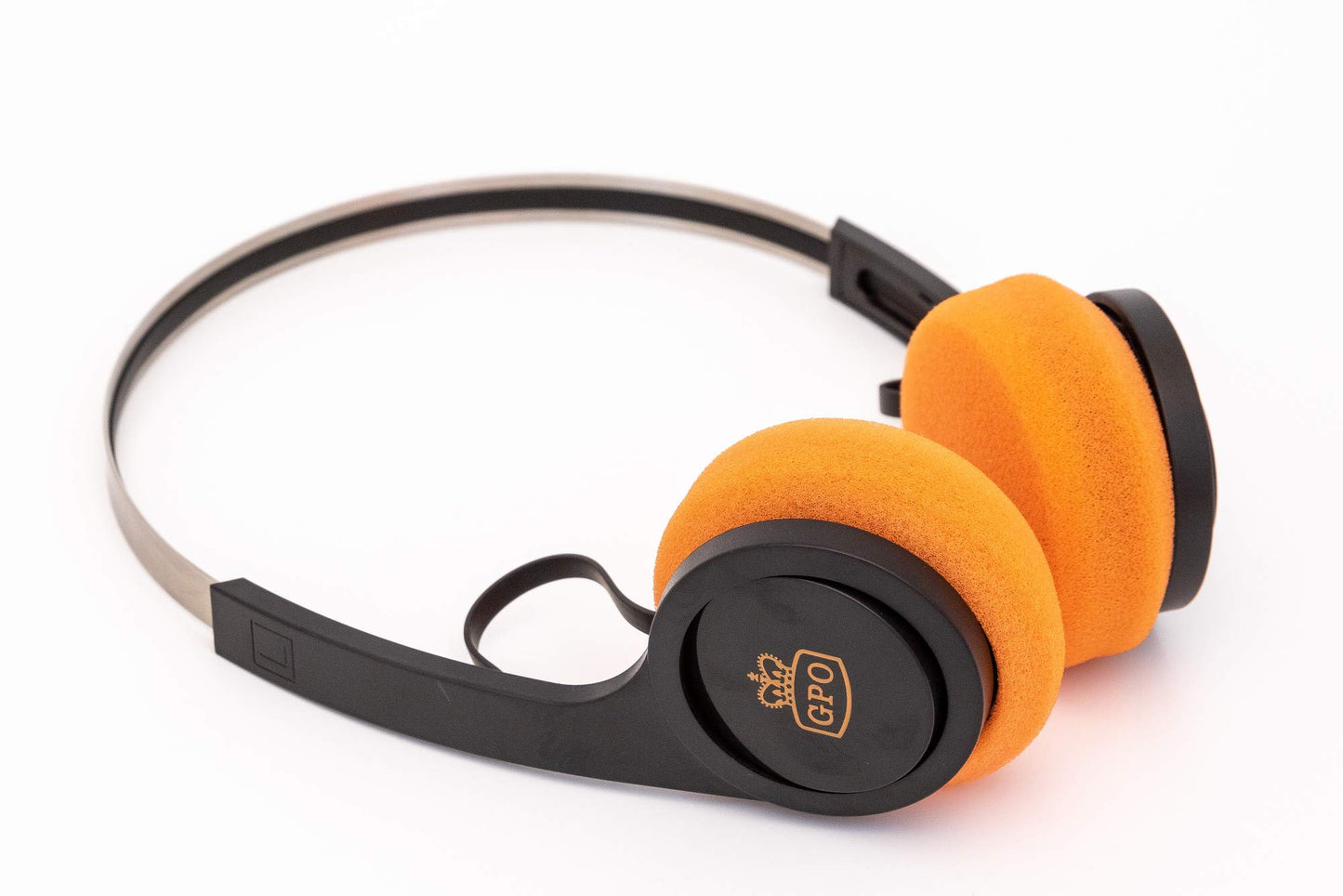 GPO KW938BT Headset - Wireless Bluetooth headphones with noise cancellation and comfortable ear cushions.