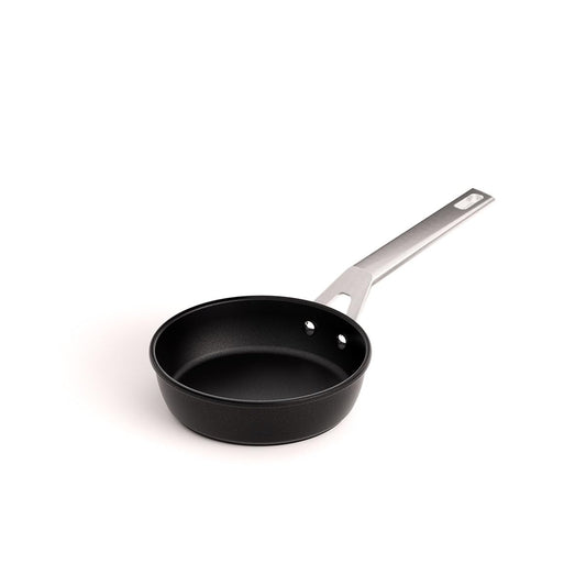 Valira Air ø 18 cm - Lightweight non-stick frying pan with ergonomic handle and even heat distribution.