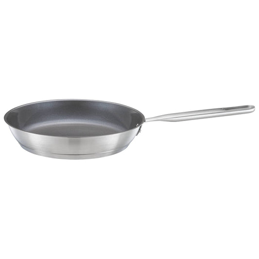 Fiskars cepamā panna - Ø 26 cm, pārklāta, piemērota visiem plīts veidiem, no pārstrādāta nerūsējošā tērauda, sudrabs.