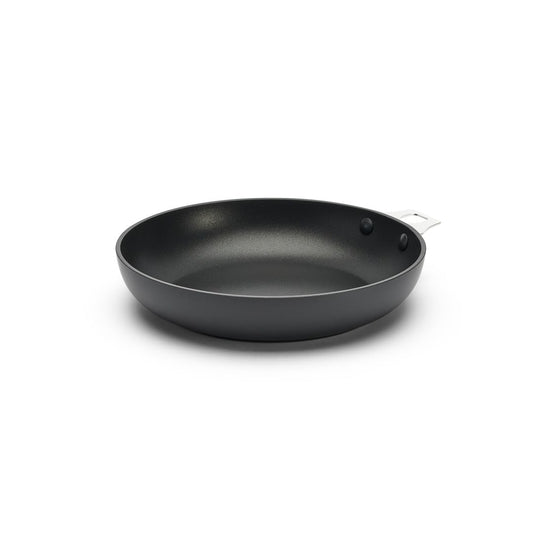 DE BUYER indukcijas panna - 24 cm diametrs, pelēka, piemērota indukcijas plītīm, izturīga un viegli tīrāma.