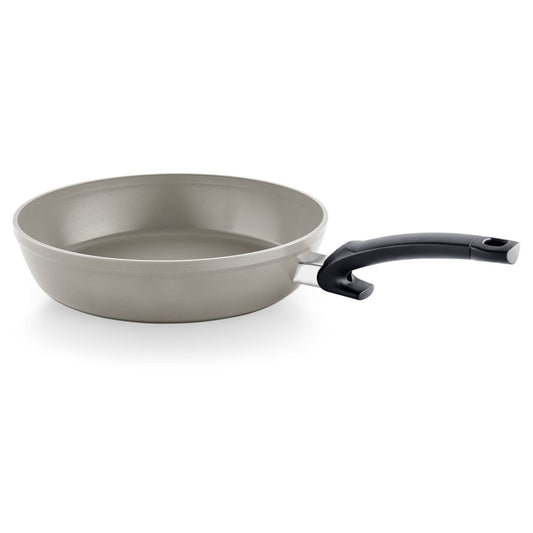Fissler Ceratal Comfort - 28 cm aluminum frying pan with non-stick ceramic coating, suitable for induction, beige color.
