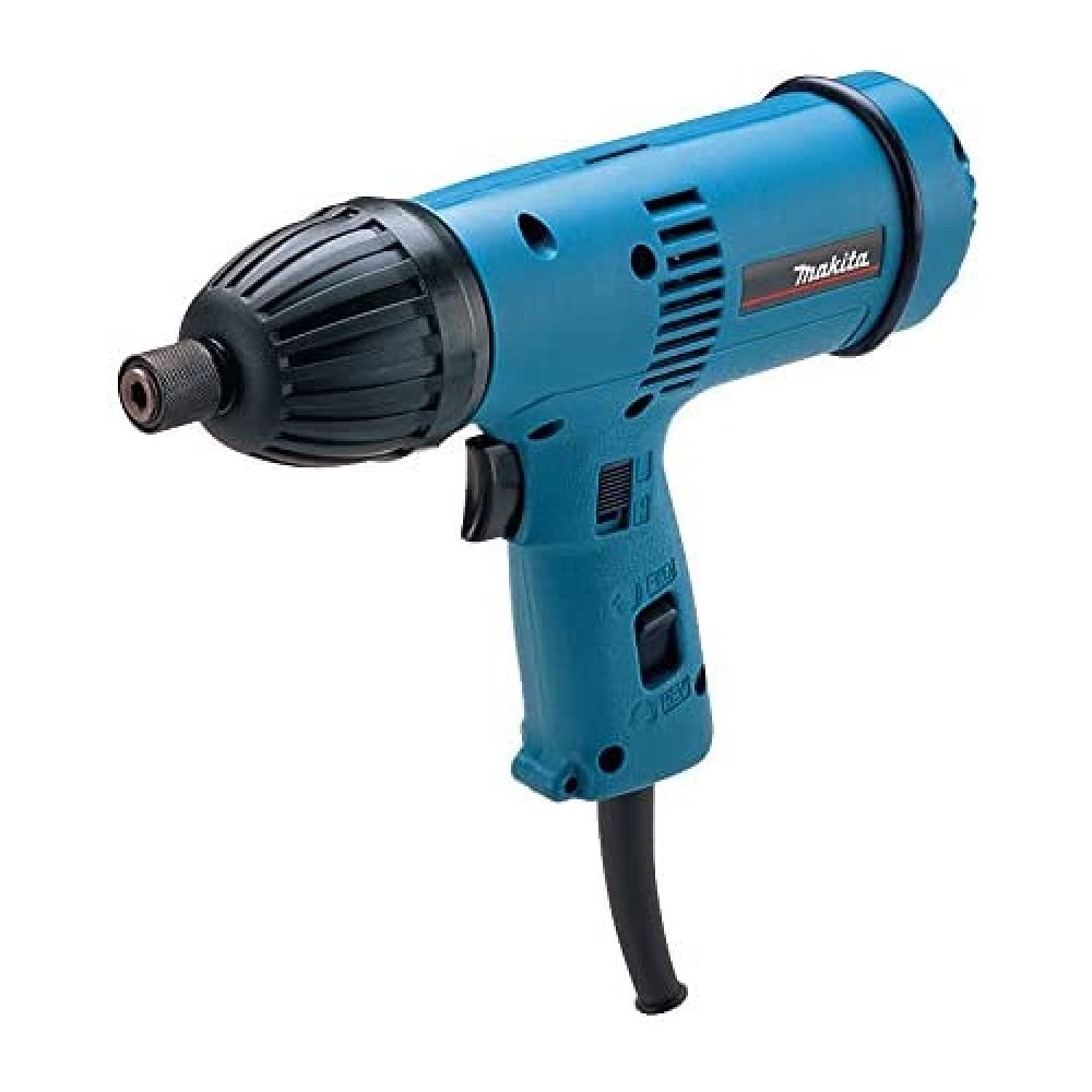 Makita 6904V trieciena skrūvgriezis - 1/4" iekšējais sešstūris, jaudīgs un kompakts, ideāls profesionālai lietošanai.