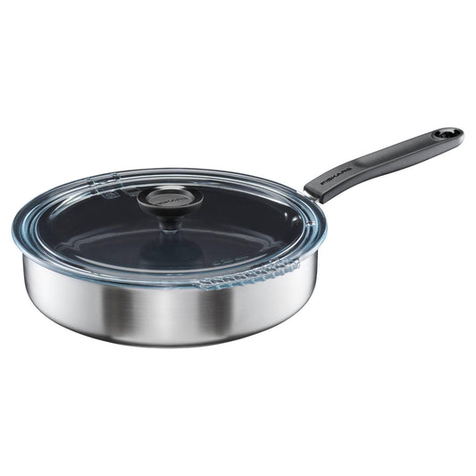 Fiskars sautēšanas panna ar vāku, Ø 26 cm, melna, pārklāta, piemērota visiem plīts veidiem, no pārstrādāta nerūsējošā tērauda.