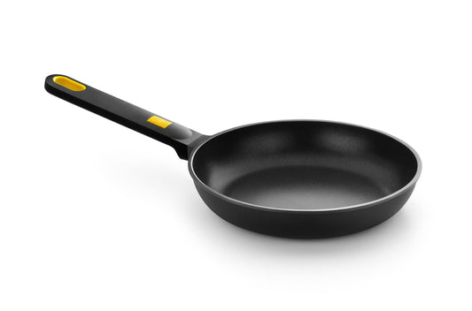 BRA Daily Pro - 26 cm black and yellow aluminum frying pan, full induction, three-layer non-stick coating, all stove types.