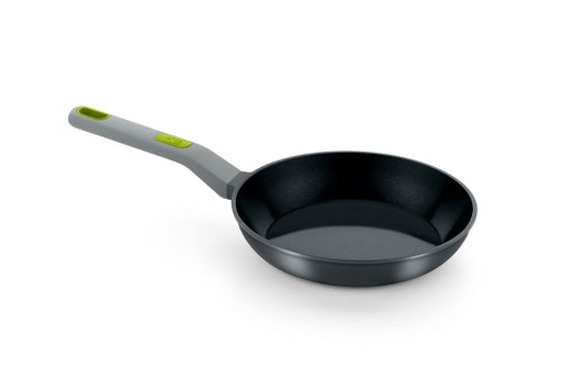 BRA Life 18 cm panna - 100% pārstrādāta alumīnija, keramikas pretpiedeguma, piemērota visiem plīts veidiem, bez PFOA/PTFE