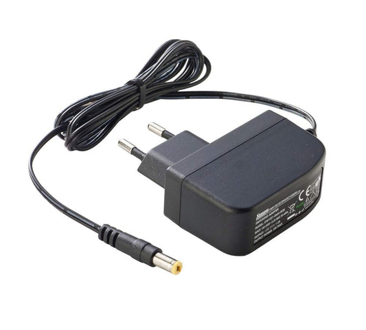 PremiumCord universālais barošanas avots 230V/5V/1.2A - AC/DC adapteris ar 5,5mm/2,1mm izejas spraudni, ideāls maršrutētājiem.