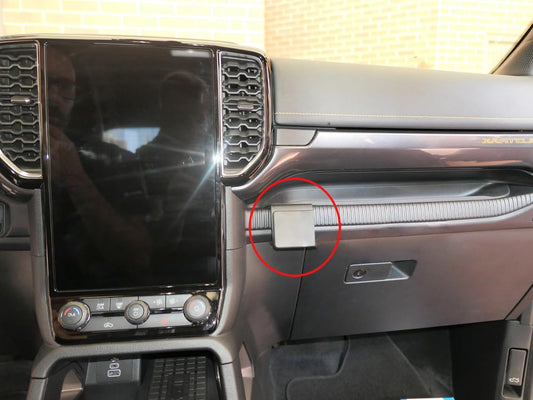 Brodit ProClip 855835 - Leņķa stiprinājums kreisās puses vadītāja transportlīdzekļiem, izgatavots Zviedrijā.