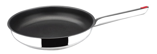 Magefesa Nova panna, melna, 20 cm - Durable black frying pan with non-stick coating and ergonomic handle.