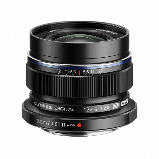 Olympus M.Zuiko Digital ED 12mm F2.0 objektīvs, gaismas jaudīgs fiksētā fokusa objektīvs, piemērots visām MFT kamerām (Olympus OM-D & PEN modeļi, Panasonic G sērija), melns