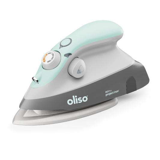 Oliso M3Pro tvaika gludeklis - kompakts dizains, Solemate karstais gludināšanas paliktnis, efektīva gludināšana.