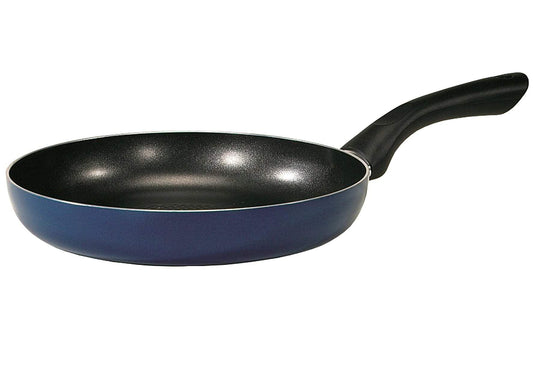 Karl Krüger 1028T alumīnija panna Troja, 28 cm, zila - viegla, izturīga, ātri silda, ideāla cepšanai un vārīšanai.
