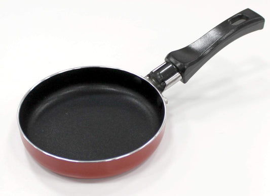 Fackelmann Mini-panna - 12 cm aluminum frying pan, black and red, ideal for small cooking tasks.