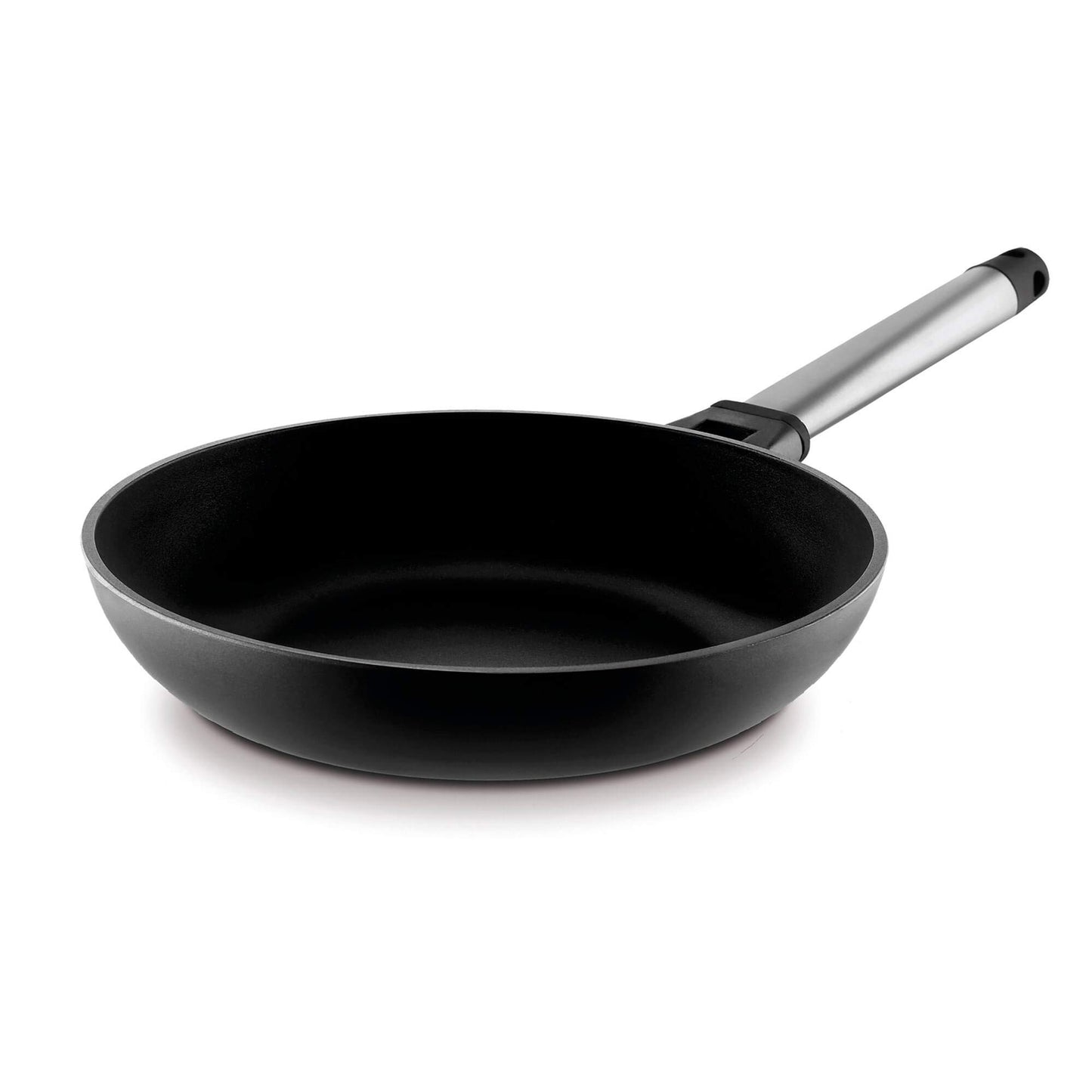 CASTEY 6-30 panna, alumīnijs - Lightweight aluminum frying pan with non-stick coating and ergonomic handle.
