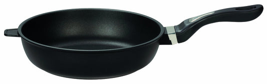 GSW 425247 TITANIUM cepamā panna melna - 24cm, non-stick, durable titanium coating, ideal for frying and sautéing.