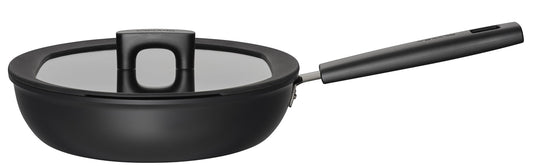 Fiskars sautēšanas panna ar vāku - Ø 26 cm, 2,8 l, nelīpošs, izturīga pret skrāpējumiem, piemērota visiem plīts veidiem.