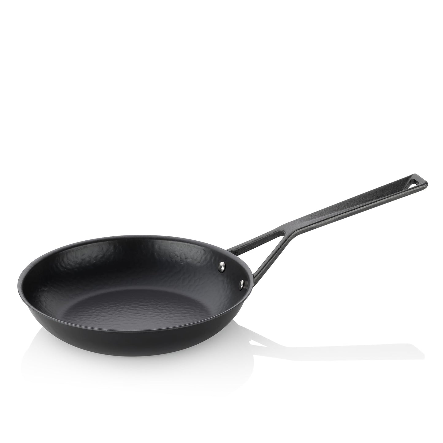 Kela RUVIDO 24cm cepamā panna - indukcijai, neapstrādāta dzelzs, reljefa struktūra, iepriekš apdedzināta