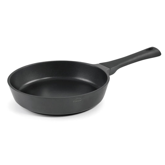 LACOR Alumīnija liešanas D.28 Titanium Pro panna - 28 cm, titāna pamatne, mīksts rokturis, bez PFOA, videi draudzīga.