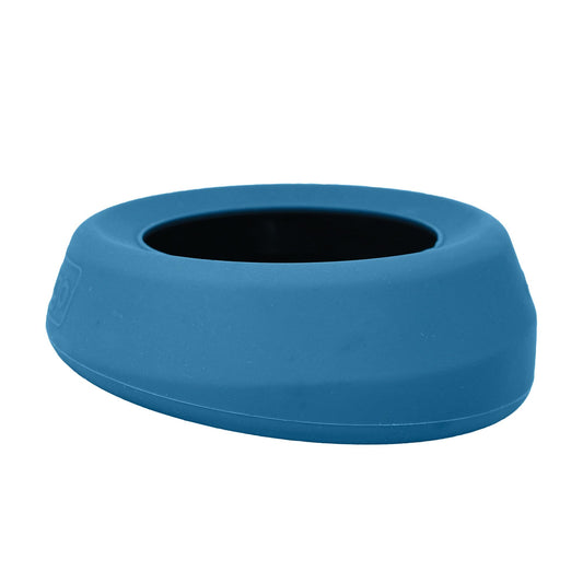 Kurgo Splash Free Wander suņu ūdens bļoda ar šļakatu aizsargmalu, ceļošanai piemērota, pārtikas kvalitātes silikons, kompakta ķīļveida forma, 710 ml, piekrastes zils