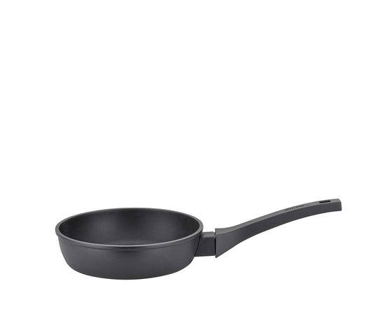 Spring Performance panna melna 20 cm - Durable non-stick frying pan with ergonomic handle and even heat distribution.