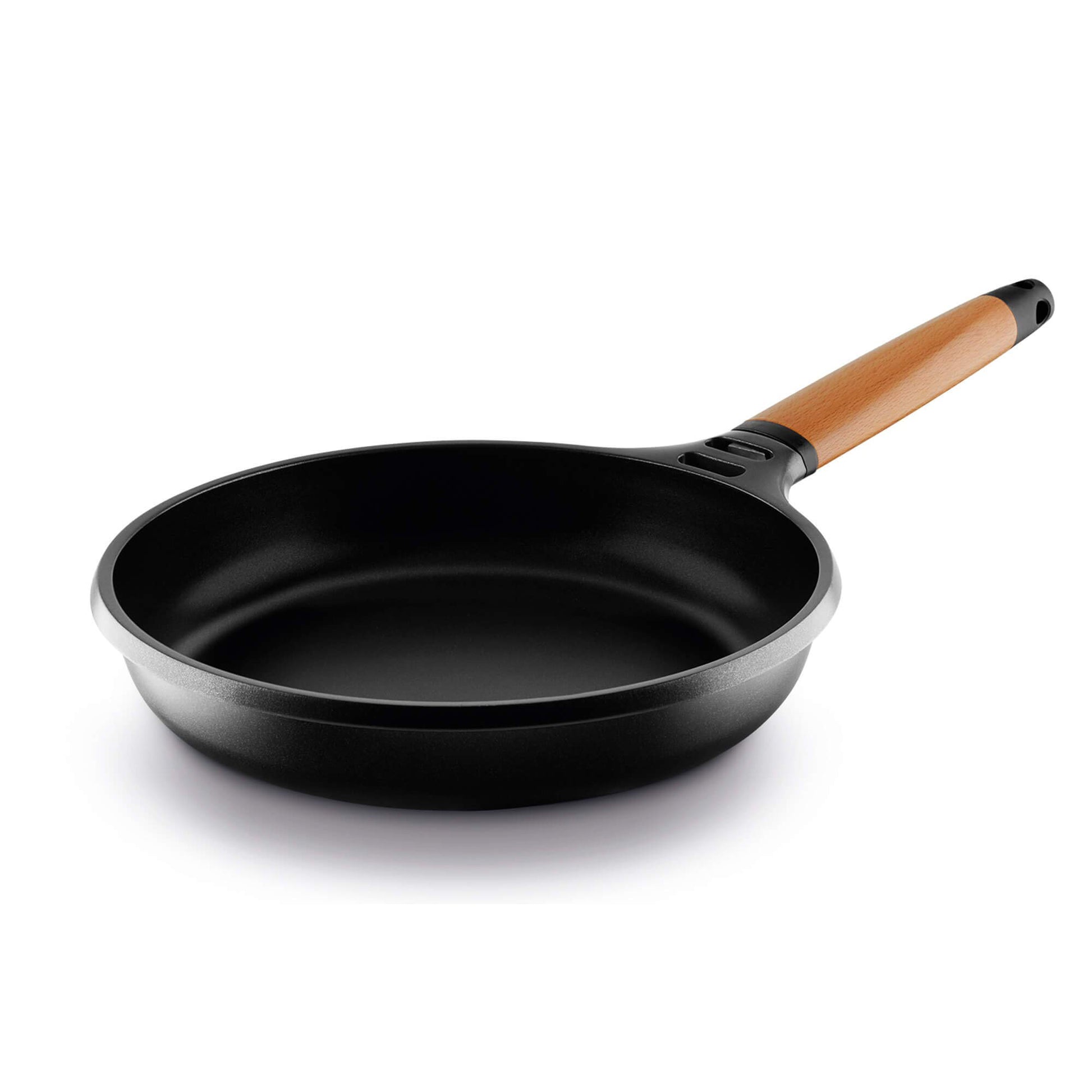 Castey panna - 28 cm metal induction pan with wooden handle for efficient cooking.