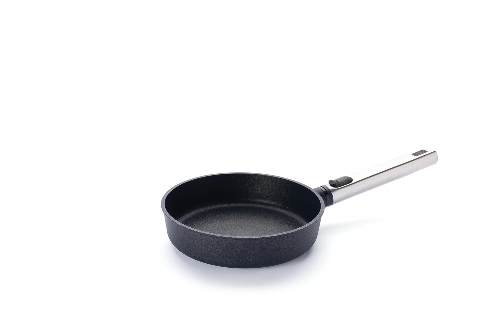Woll Diamond Logic XR Pro panna - induktīva, Ø 20 cm, nelīpošs, ar noņemamu nerūsējošā tērauda rokturi, cepeškrāsnī droša