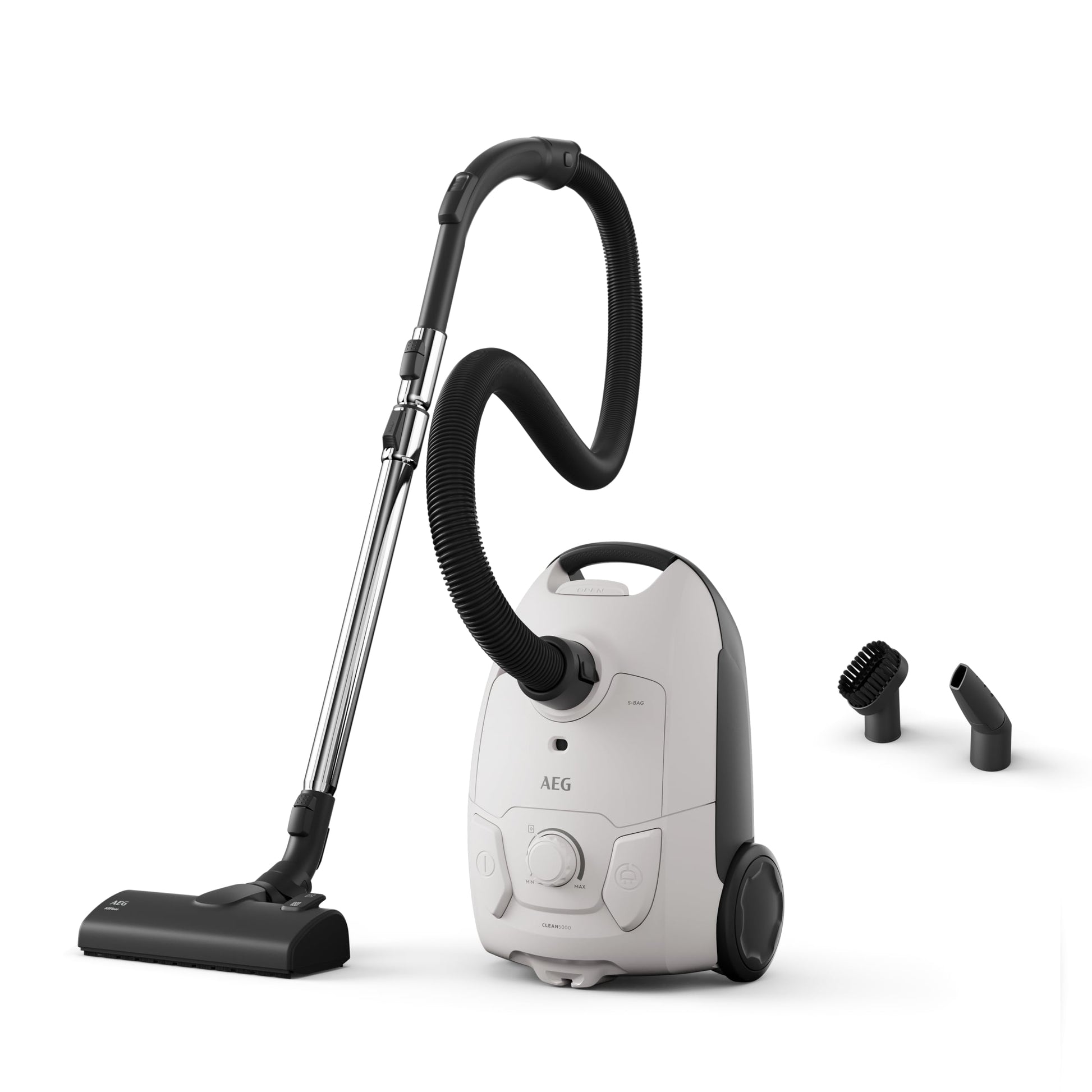 AEG CLEAN 5000 AB51C1SW - augsta sūkšanas jauda, 37% pārstrādāta plastmasa, AllFloor uzgalis, 8,5 m darbības rādiuss.
