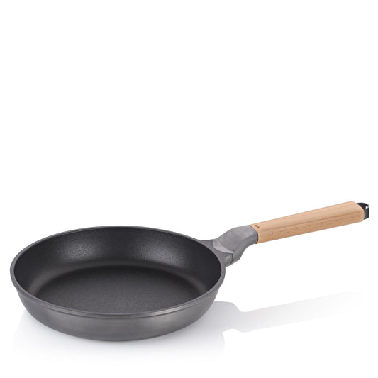 Kela VITANA 28 cm panna - indukcijai, pārstrādājama, eļļas kontroles sistēma, alumīnija liešana, dižskābarža rokturis