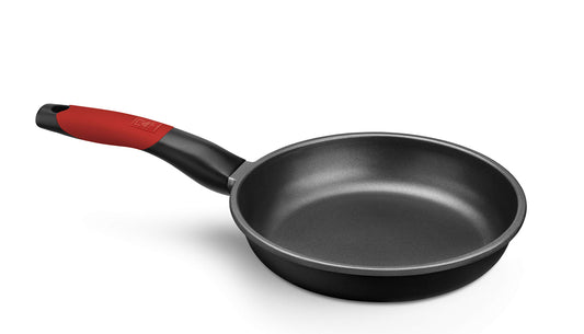 BRA Premiere Panna 32 cm - alumīnija trīsslāņu, nelipīgs PFOA bez, piemērota visiem plīts veidiem, sarkana.