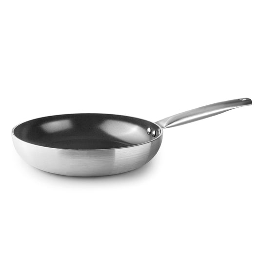 LACOR Garinox - Vukan 26 cm non-stick aluminum pan, PPG Fusion Pro coating, stainless steel handle, PFAS-free, oven-safe.