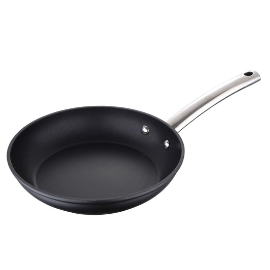 MasterPRO PANNA 30X5.6CM - Induction-ready black aluminum frying pan, 30 cm, ideal for chefs and food enthusiasts.