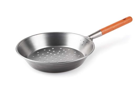 Excelsa Caldarroste panna - tērauda sakausējums, ideāla kastaņu cepšanai un grilēšanai.