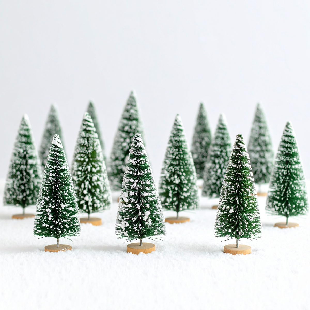 Mini mākslīgā Ziemassvētku eglīte ar koka pamatni, ≈5 cm, 24 gab., dekorācijām un DIY