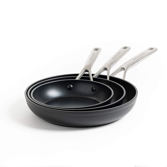 KitchenAid kalta cepamā pannu komplekts - 20 cm, 24 cm, 28 cm, ciets anodēts, keramisks nelipīgs, indukcijai un cepeškrāsnij.