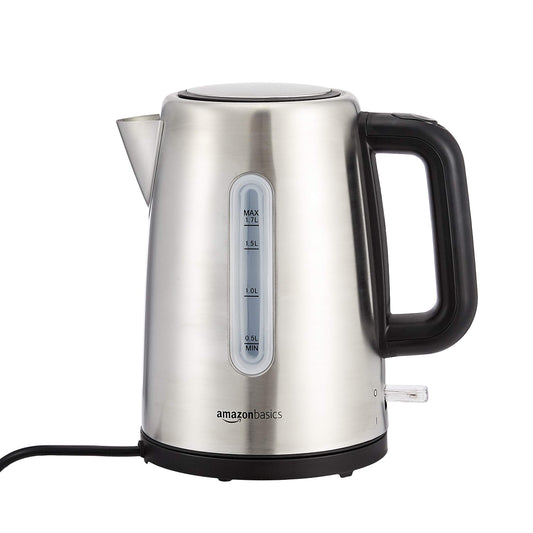 Amazon Basics pārnēsājamā nerūsējošā tērauda tējkanna - 1,7L, sudraba krāsā, izturīga un viegla, ideāla ceļojumiem.