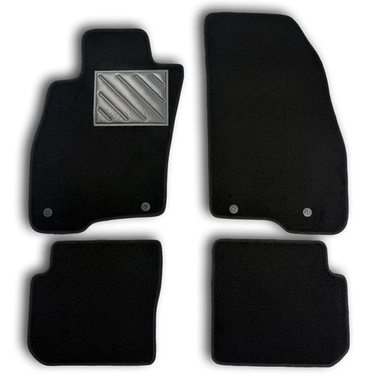 Paklājiņi Alfa Romeo Mito no 2008. gada, precīzi, neslīdoši, papēža aizsargi no pastiprinātas gumijas, stiprinājuma pogas