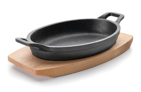 Lacor OVALA PANNA AR KOKA TURĒTĀJU 21.7X15 cm - melna čuguna panna ar koka rokturi, ideāla cepšanai un sautēšanai.