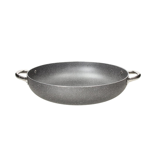 Tognana lielā ģimenes panna 28 cm - liela, izturīga, ar nelipīgu pārklājumu, ideāla gatavošanai ģimenes maltītēm.