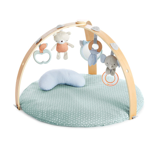 Bērnu spēļu paklājiņš Ingenuity Cozy Spot Loamy ar koka arku, noņemamām rotaļlietām, divpusējām segām, atbalsta spilvenu, īpaši mīksts, mazgājams veļasmašīnā, neitrāls dizains, no dzimšanas