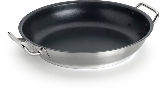Pentole Agnelli panna ar 2 rokturiem - 24 cm nerūsējošais tērauds, izturīga un eleganta dizaina.