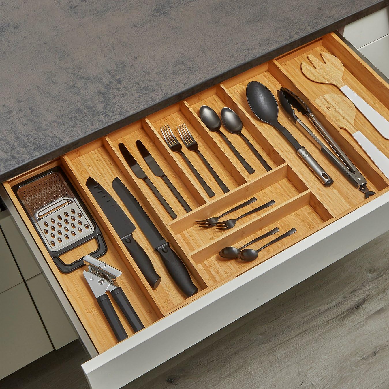 Galda piederumu kaste, 70-90 cm, SO-BOX, bambuss, 7 līdz 9 nodalījumi, izbīdāma
