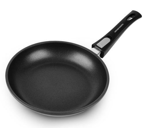 Arthur Martin Cepamā panna 20 cm - Alumīnija liešana, nelīpošs pārklājums, noņemami rokturi, piemērota visiem plīts veidiem.